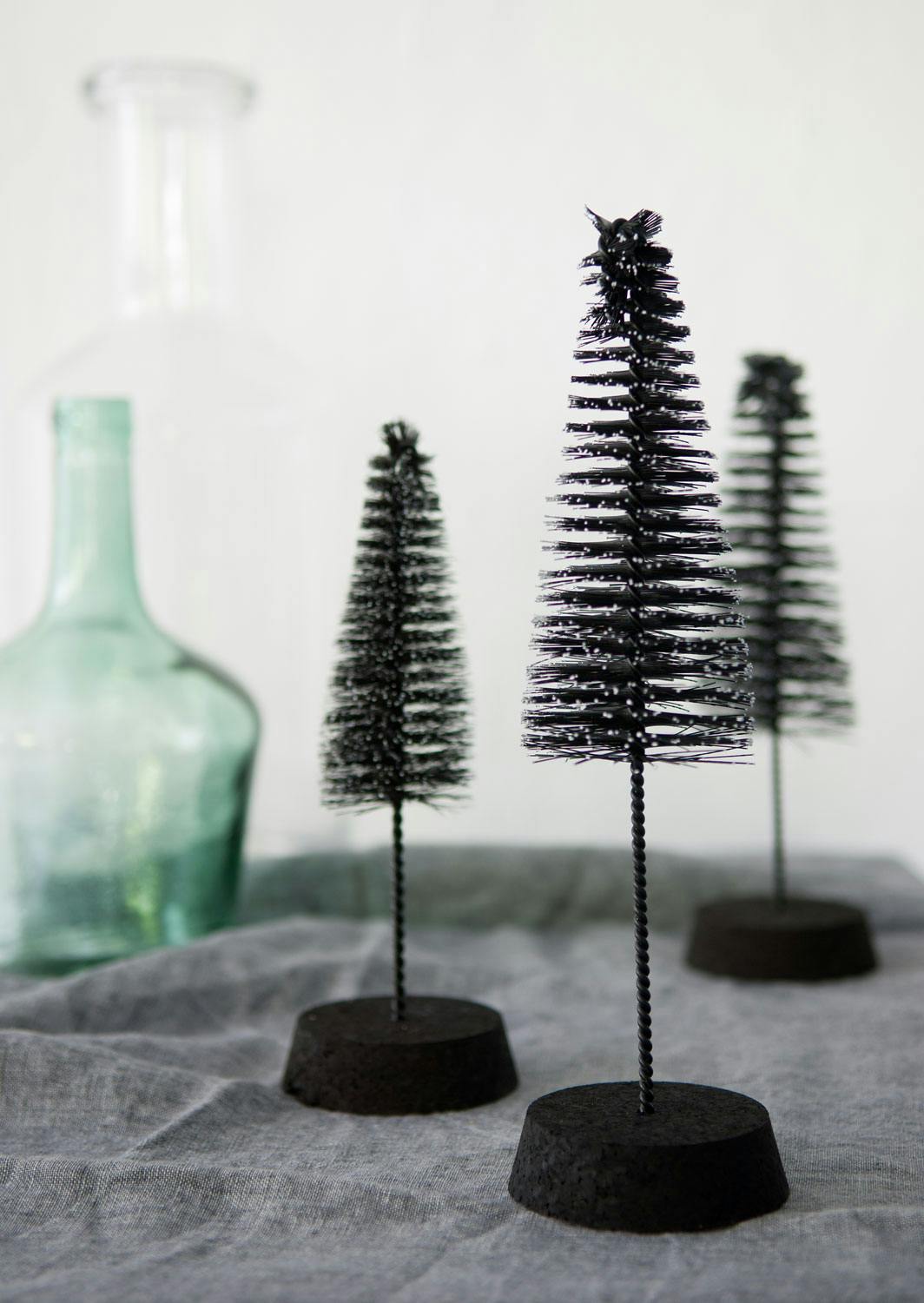 dsc 9527 Hjemmelaget julepynt, juletre laget av flaskebørste fra Clas Ohlson